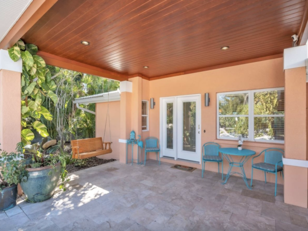 Great Value Two Bedroom Vacation Home with Pool and Spa